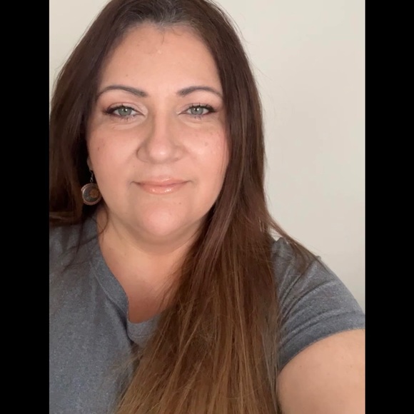 Meet your Posher, Dayana - Picture 2 of 2